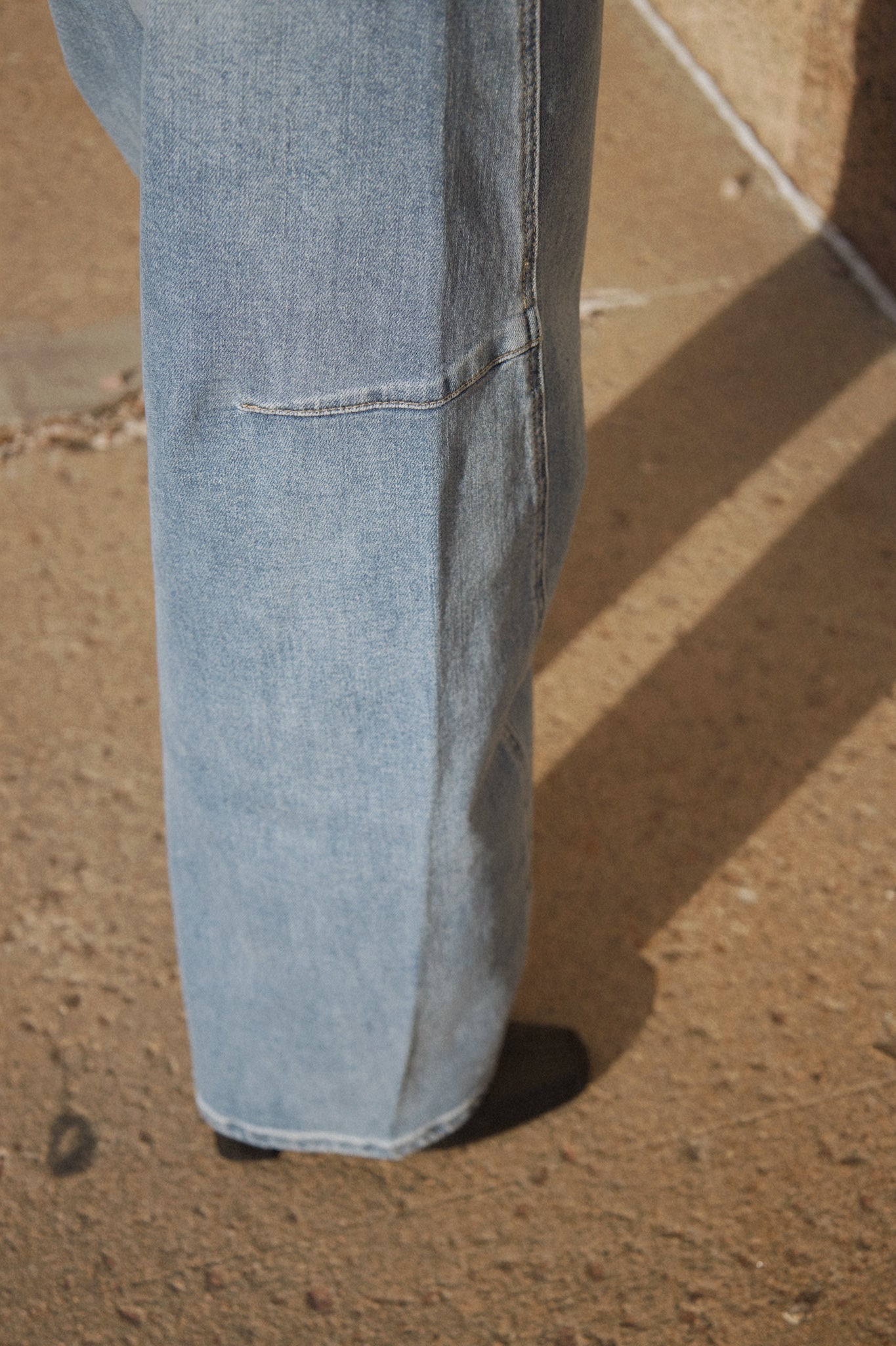 Logan Wide Barrel Jeans